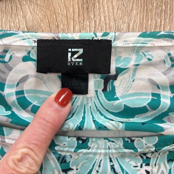 Women’s Short Sleeve Ruched Waist Stretch Top - Picture 4 of 4